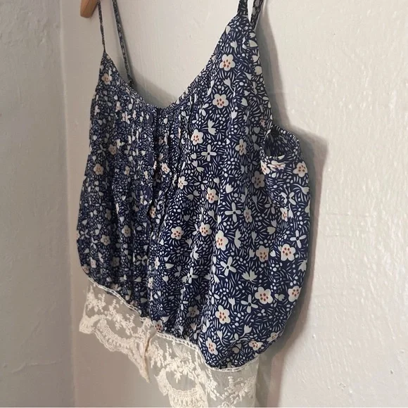 Lucca Couture Blue Floral Button Up Crop Top Lace Detail Size Small - Picture 4 of 11